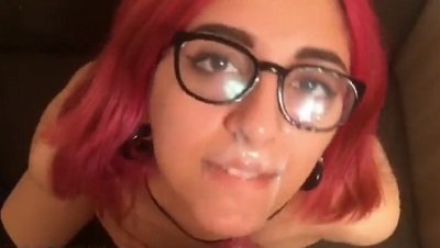 Армянская первокурсница великолепно отсосала член любимому парню