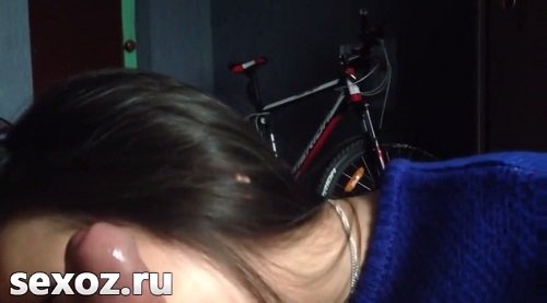 Казах учит глубокому минету сводную сестру казашку перед сном