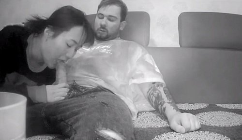 Скрытая камеру узбечка пососала хер кавказцу в номере отеля