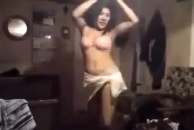 Таджичка танцует эротично перед хахалем