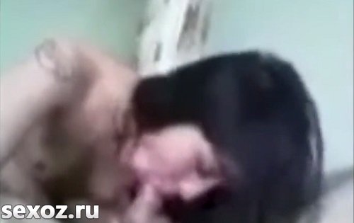 Узбечка в сарае балует отличным минетом кавказского парня